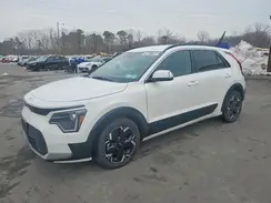 KNDCR3L10P5045879 2023 KIA NIRO