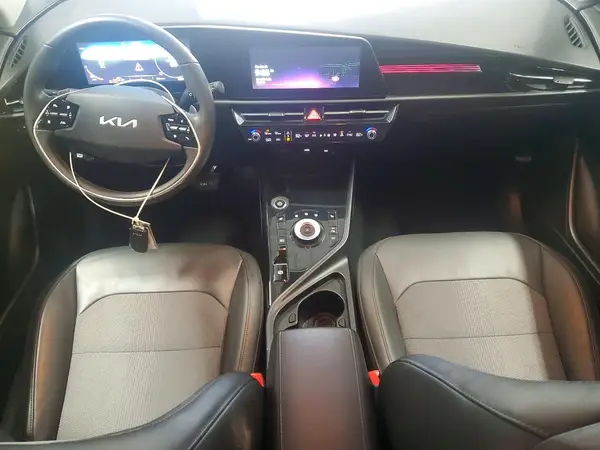 KNDCR3L10P5045879 2023 KIA NIRO - Image 8