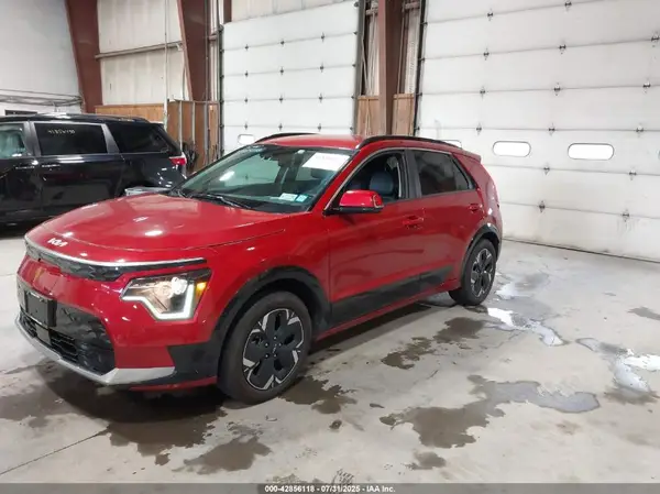 KNDCR3L10P5047356 2023 KIA NIRO - Image 2