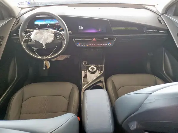 KNDCR3L10P5073097 2023 KIA NIRO - Image 8