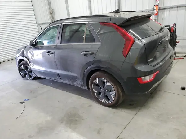 KNDCR3L10P5073424 2023 KIA NIRO - Image 2