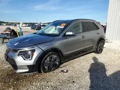 KNDCR3L10P5075495 2023 KIA NIRO
