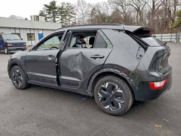 KNDCR3L10P5075545 2023 KIA NIRO - Image 2
