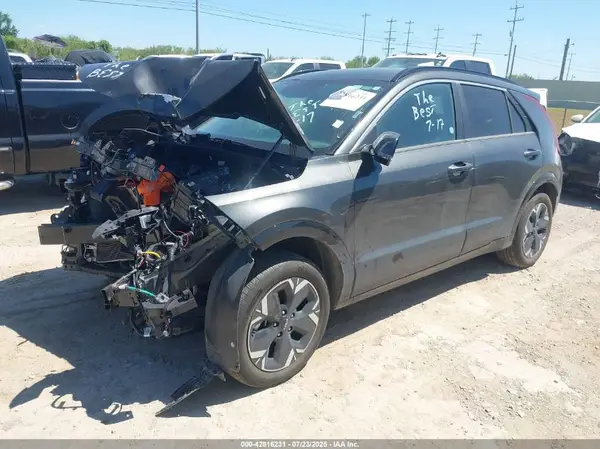 KNDCR3L10R5094356 2024 KIA NIRO - Image 2