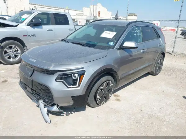 KNDCR3L10R5098052 2024 KIA NIRO - Image 2