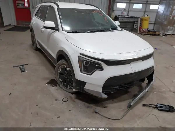 KNDCR3L10R5101726 2024 KIA NIRO - Image 1