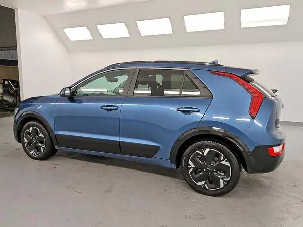 KNDCR3L10R5110443 2024 KIA NIRO - Image 2