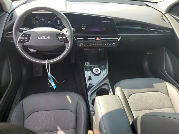 KNDCR3L10S5137485 2025 KIA NIRO - Image 8
