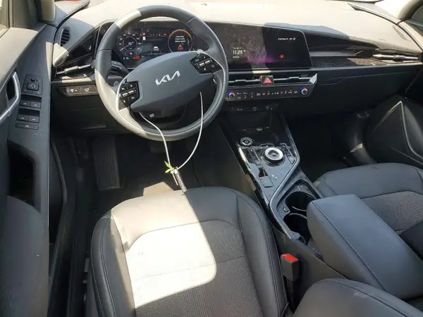 KNDCR3L10S5140967 2025 KIA NIRO - Image 8