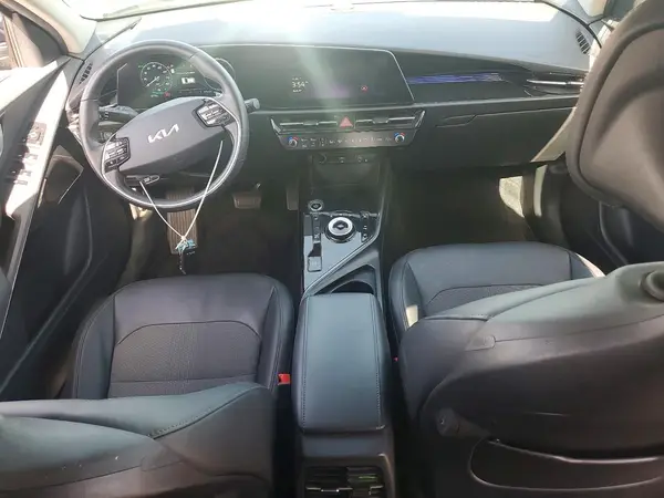 KNDCR3L11P5022028 2023 KIA NIRO - Image 8
