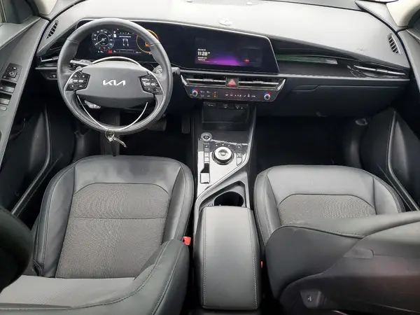 KNDCR3L11P5024880 2023 KIA NIRO - Image 8