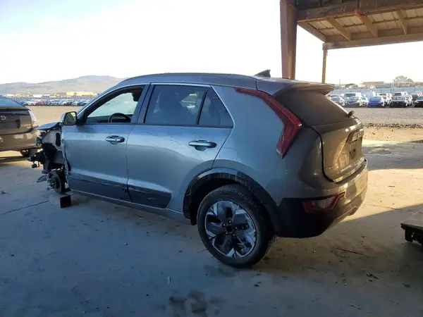 KNDCR3L11P5028895 2023 KIA NIRO - Image 2