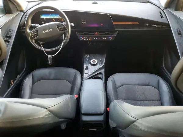 KNDCR3L11P5028895 2023 KIA NIRO - Image 8