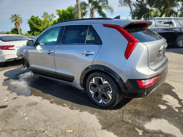 KNDCR3L11P5034065 2023 KIA NIRO - Image 2
