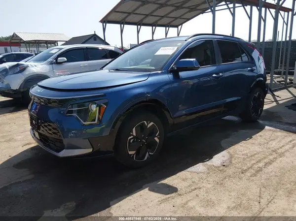 KNDCR3L11P5040657 2023 KIA NIRO - Image 2