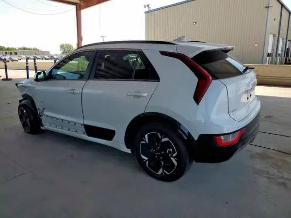KNDCR3L11P5046202 2023 KIA NIRO - Image 2