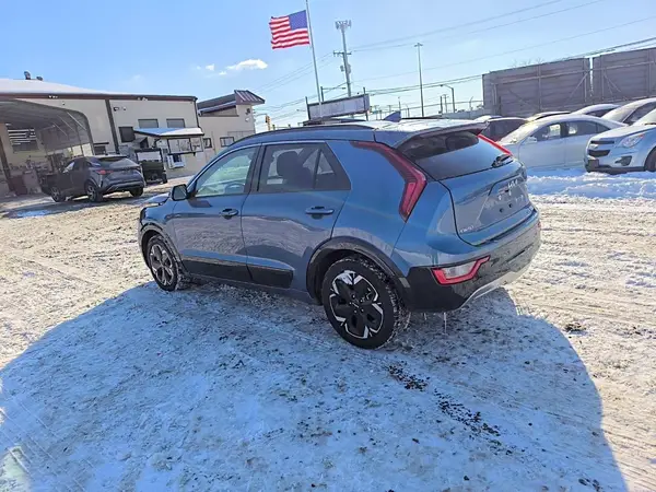 KNDCR3L11P5053604 2023 KIA NIRO - Image 2