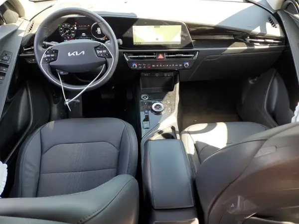 KNDCR3L11P5054834 2023 KIA NIRO - Image 8