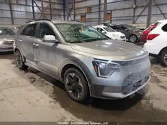 KNDCR3L11P5073075 2023 KIA NIRO