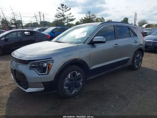 KNDCR3L11R5101931 2024 KIA NIRO - Image 2