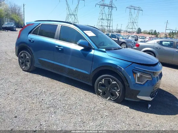 KNDCR3L11R5105378 2024 KIA NIRO - Image 1