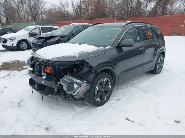KNDCR3L11R5110841 2024 KIA NIRO - Image 2