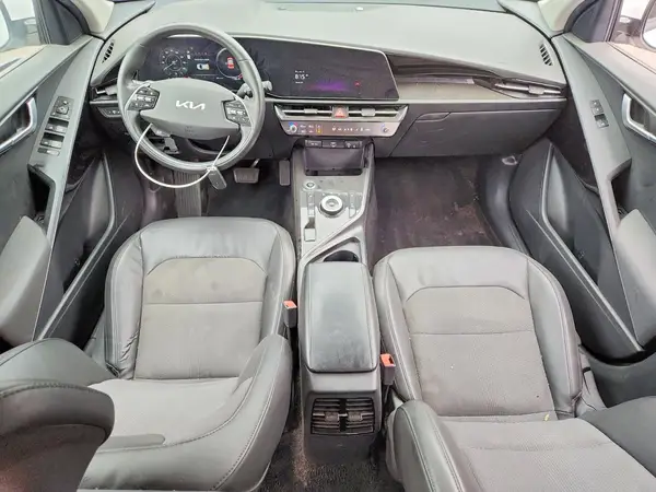 KNDCR3L12P5021387 2023 KIA NIRO - Image 8