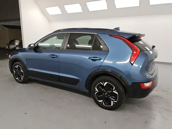 KNDCR3L12P5022040 2023 KIA NIRO - Image 2