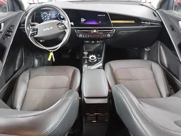 KNDCR3L12P5022703 2023 KIA NIRO - Image 8