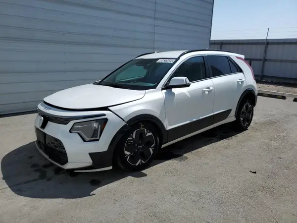 KNDCR3L12P5022863 2023 KIA NIRO - Image 1