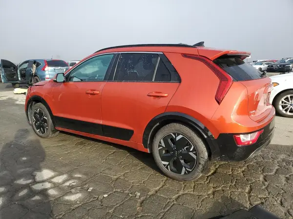 KNDCR3L12P5024984 2023 KIA NIRO - Image 2