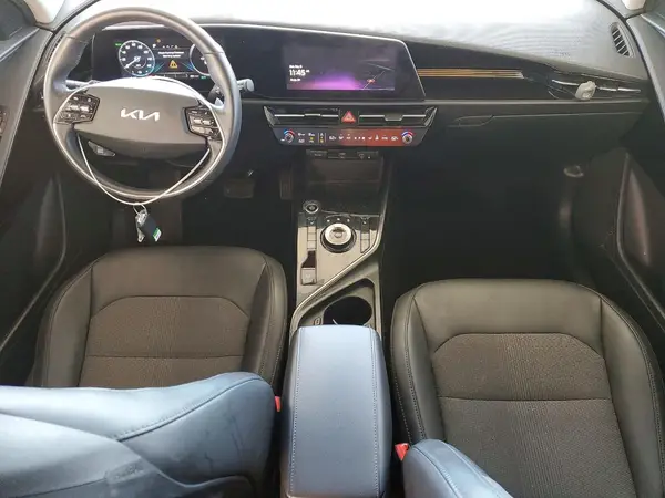KNDCR3L12P5025598 2023 KIA NIRO - Image 8