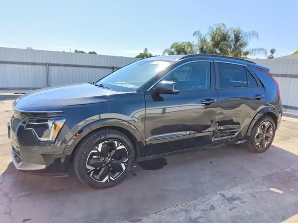 KNDCR3L12P5025780 2023 KIA NIRO - Image 1