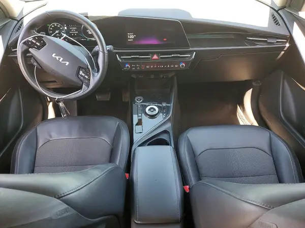 KNDCR3L12P5027108 2023 KIA NIRO - Image 8