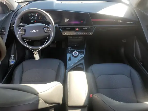 KNDCR3L12P5028243 2023 KIA NIRO - Image 8