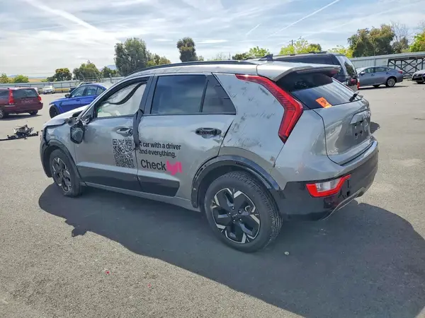 KNDCR3L12P5029120 2023 KIA NIRO - Image 2