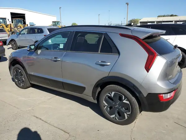 KNDCR3L12P5029585 2023 KIA NIRO - Image 2