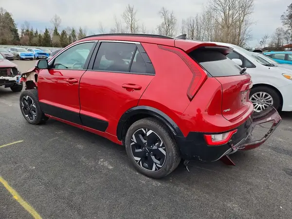 KNDCR3L12P5032969 2023 KIA NIRO - Image 2