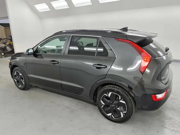 KNDCR3L12P5036259 2023 KIA NIRO - Image 2