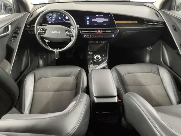 KNDCR3L12P5036259 2023 KIA NIRO - Image 8