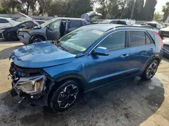 KNDCR3L12P5036472 2023 KIA NIRO