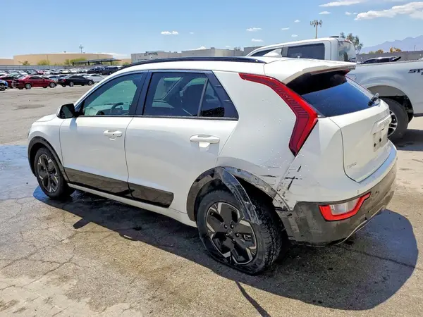 KNDCR3L12P5036505 2023 KIA NIRO - Image 2