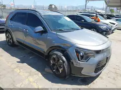 KNDCR3L12P5038318 2023 KIA NIRO