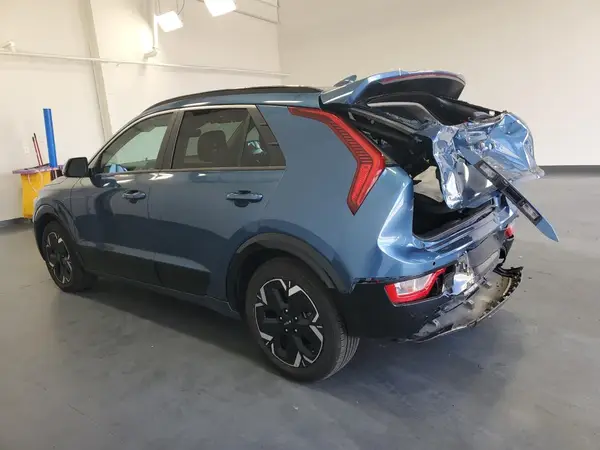 KNDCR3L12P5049366 2023 KIA NIRO - Image 2
