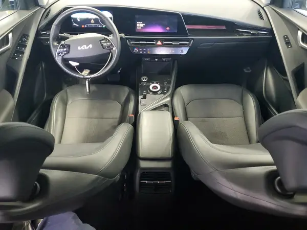 KNDCR3L12P5049366 2023 KIA NIRO - Image 8