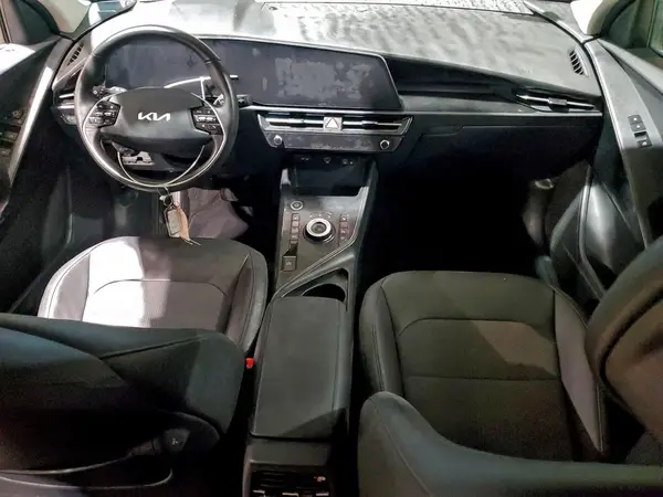 KNDCR3L12P5053885 2023 KIA NIRO - Image 8
