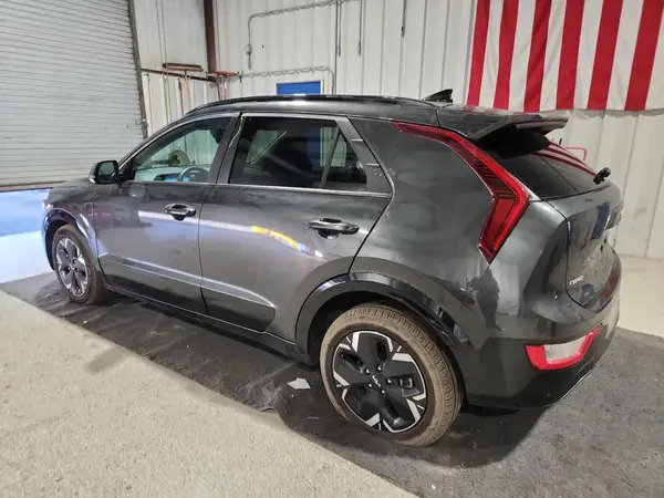 KNDCR3L12P5073053 2023 KIA NIRO - Image 2