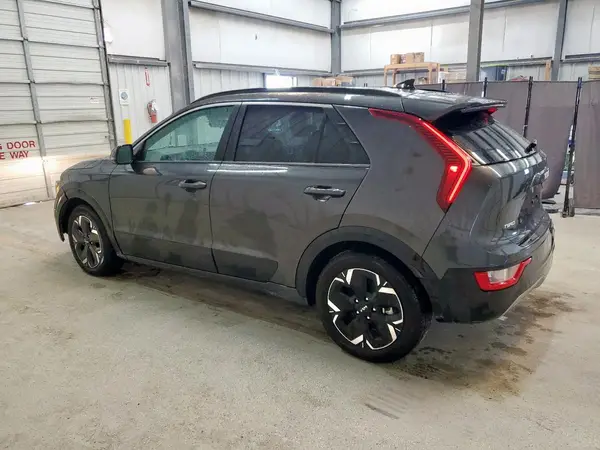 KNDCR3L12P5073442 2023 KIA NIRO - Image 2