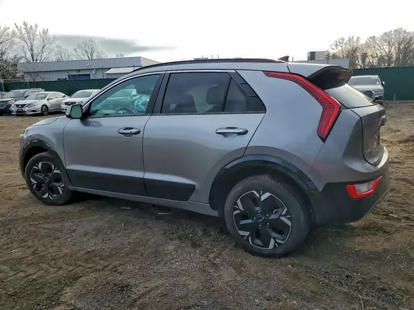 KNDCR3L12P5075482 2023 KIA NIRO - Image 2
