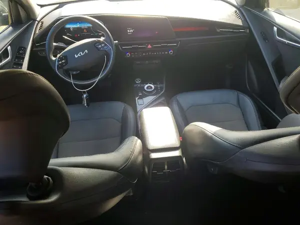 KNDCR3L12R5087697 2024 KIA NIRO - Image 8